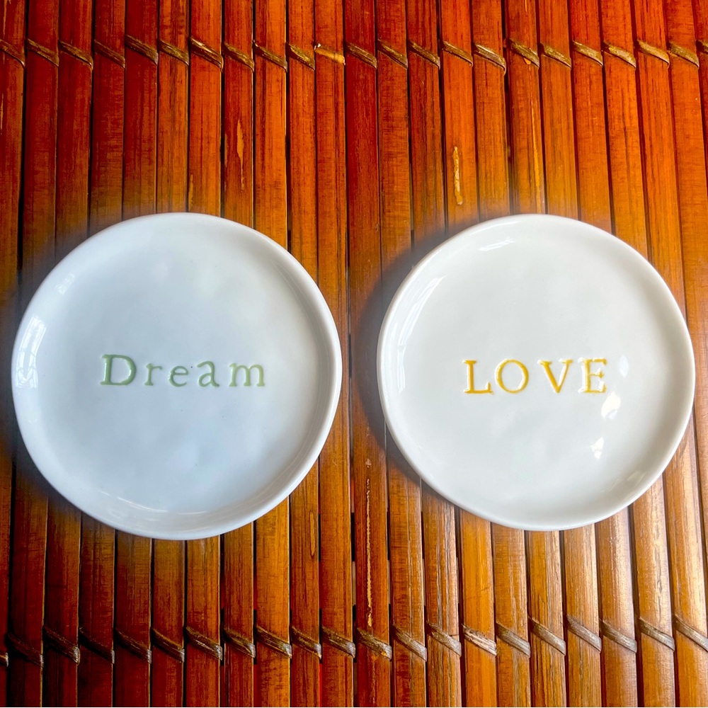 Set of two “dream” and “love” stoneware dishes